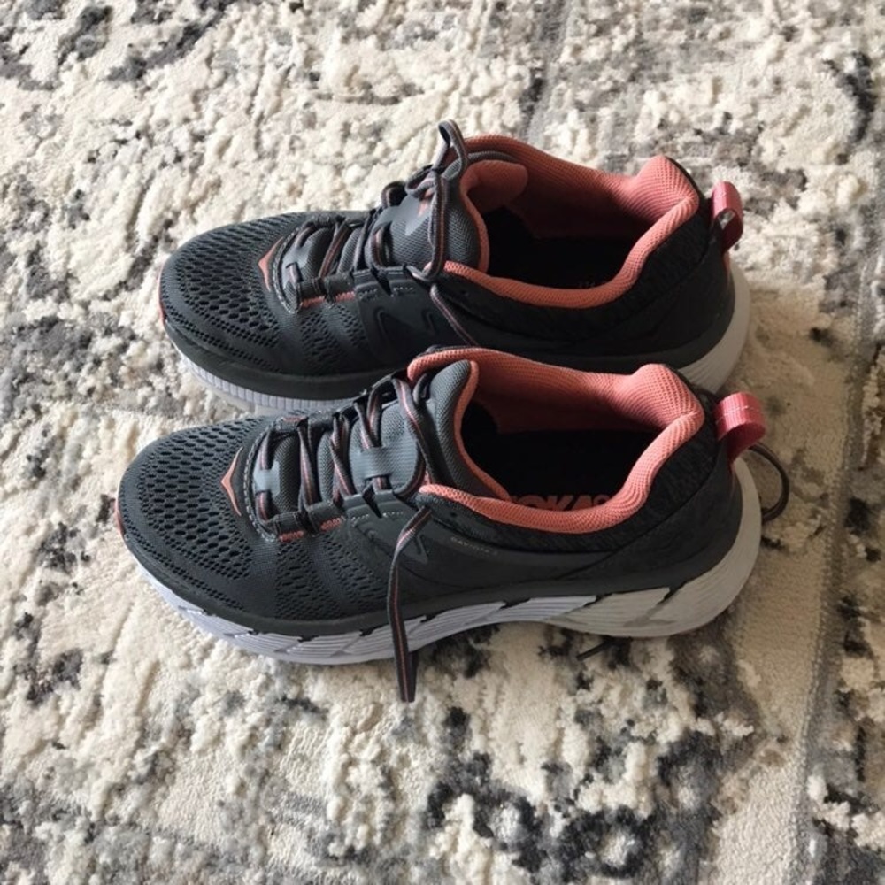 Hoka one one